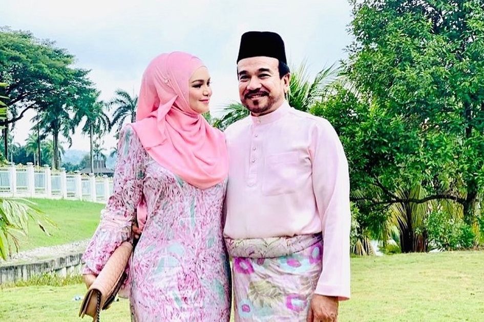 Detail Foto Siti Nurhaliza Dan Keluarga Nomer 18