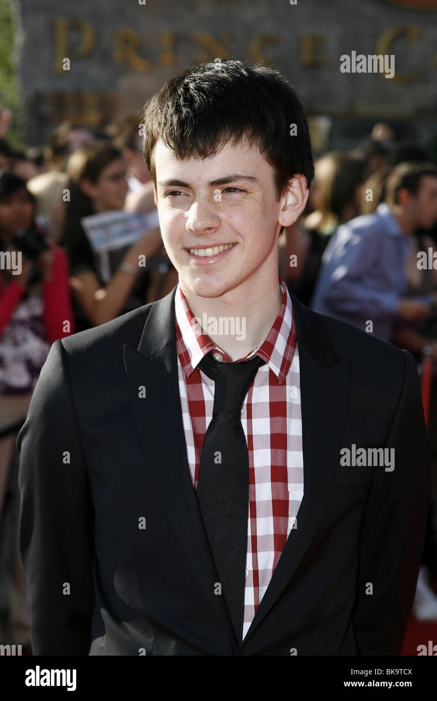 Detail Foto Skandar Keynes Terbaru Nomer 38