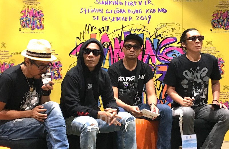 Detail Foto Slank Bergerak Nomer 25