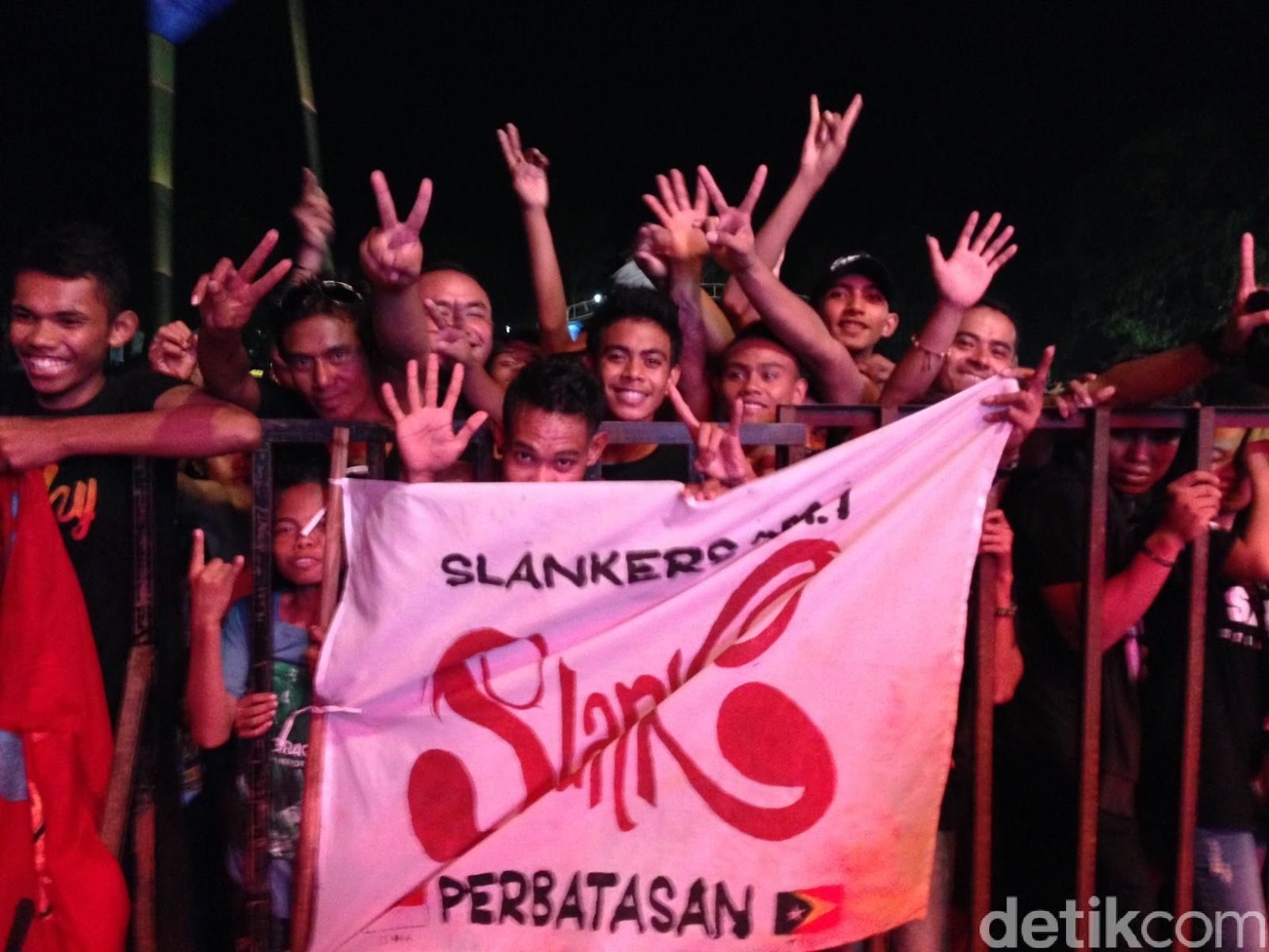 Detail Foto Slank Bergerak Nomer 35