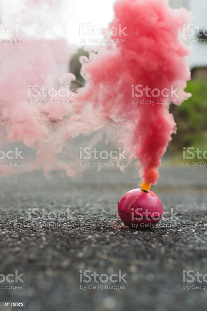 Detail Foto Smoke Bomb Nomer 8