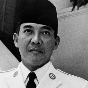 Detail Foto Soekarno Pidato Nomer 36