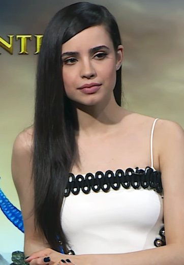 Detail Foto Sofia Carson Nomer 2