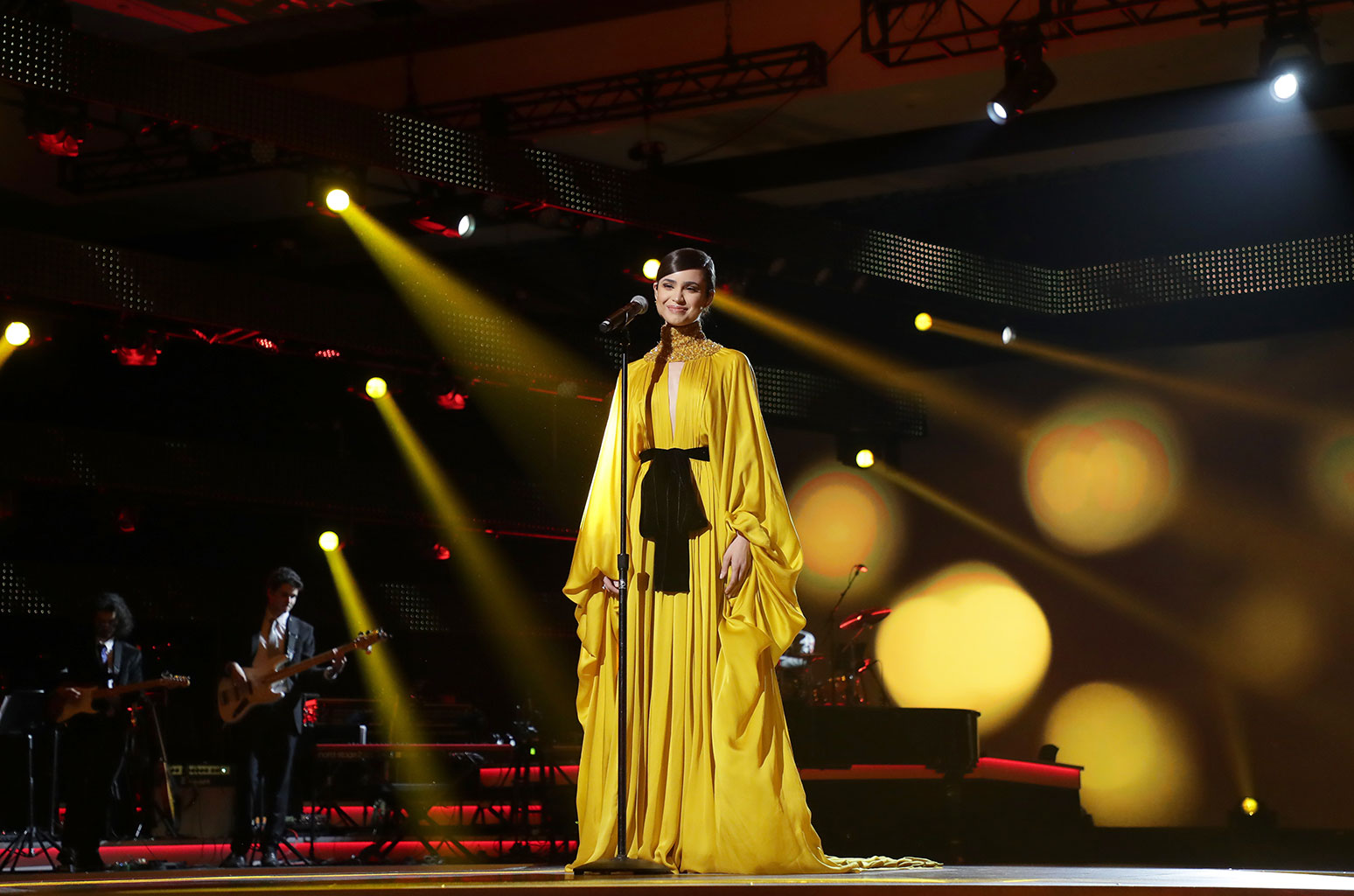 Detail Foto Sofia Carson Nomer 46
