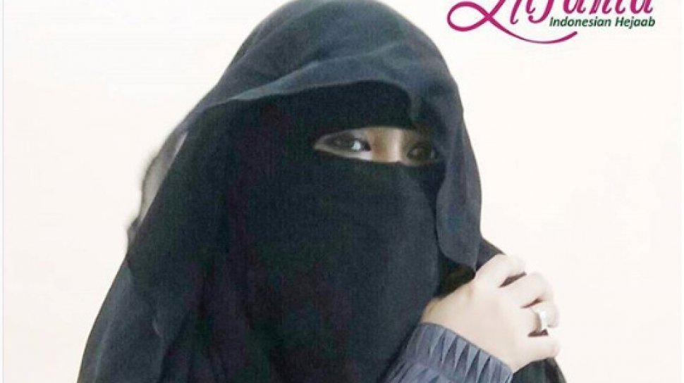 Detail Foto Soraya Abdullah Sebelum Memakai Hijab Nomer 35