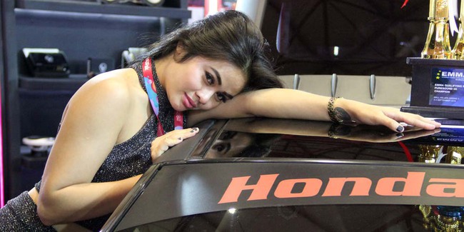 Detail Foto Spg Mobil Nomer 18