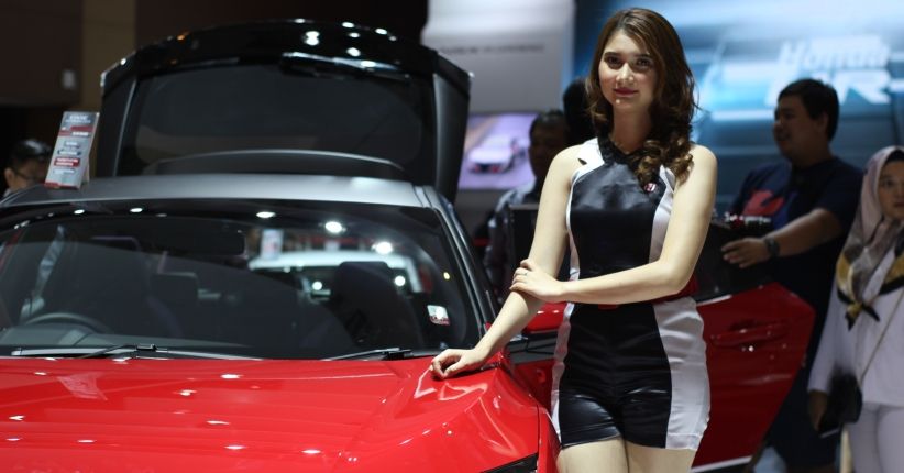 Detail Foto Spg Mobil Nomer 25