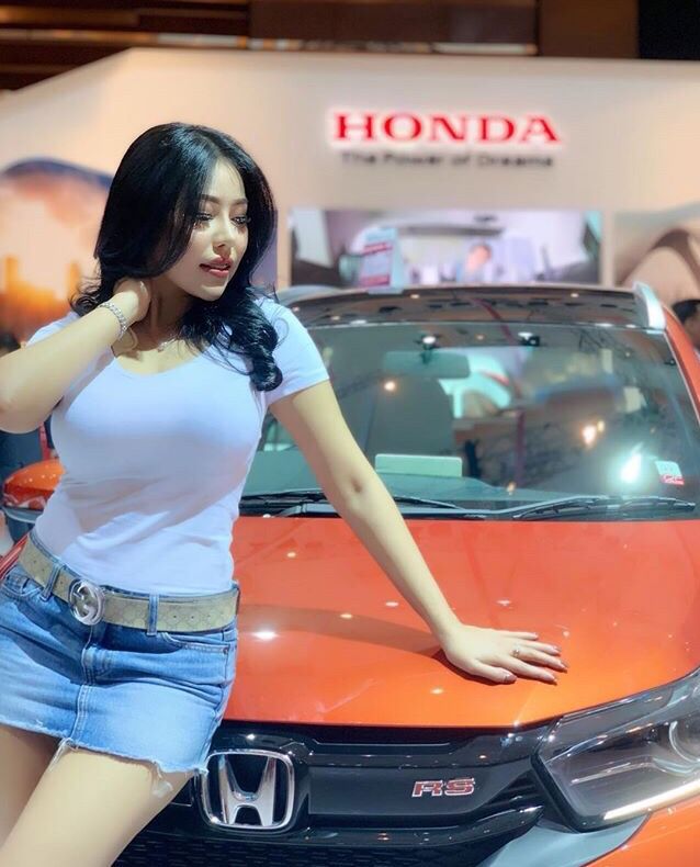 Detail Foto Spg Mobil Nomer 29