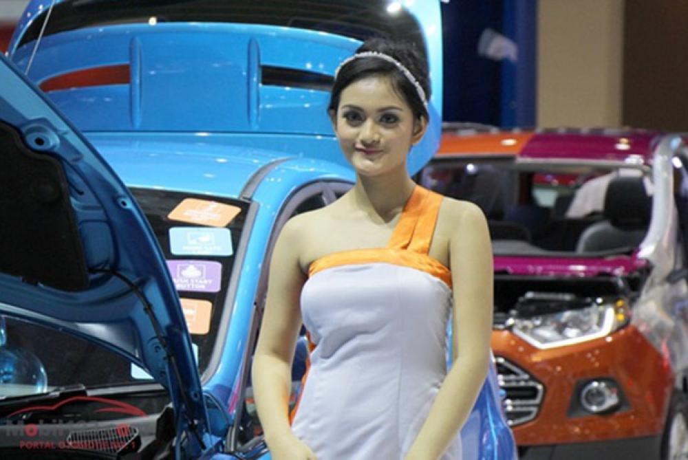 Detail Foto Spg Mobil Nomer 7