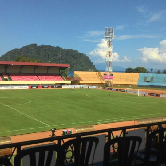 Detail Foto Stadion Mandala Jayapura Nomer 8