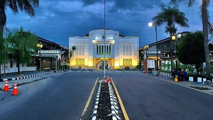 Detail Foto Stasiun Tugu Jogja Nomer 15