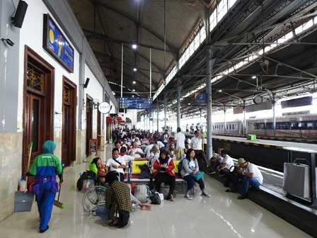 Detail Foto Stasiun Tugu Jogja Nomer 28