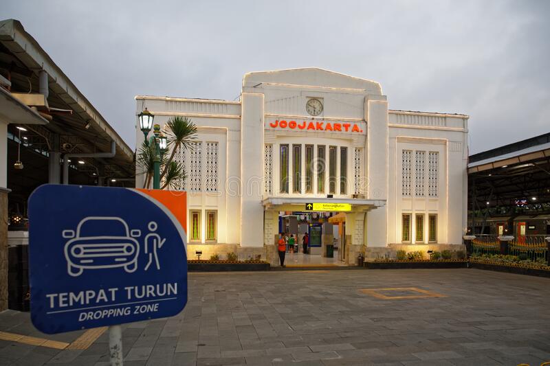 Detail Foto Stasiun Tugu Jogja Nomer 51