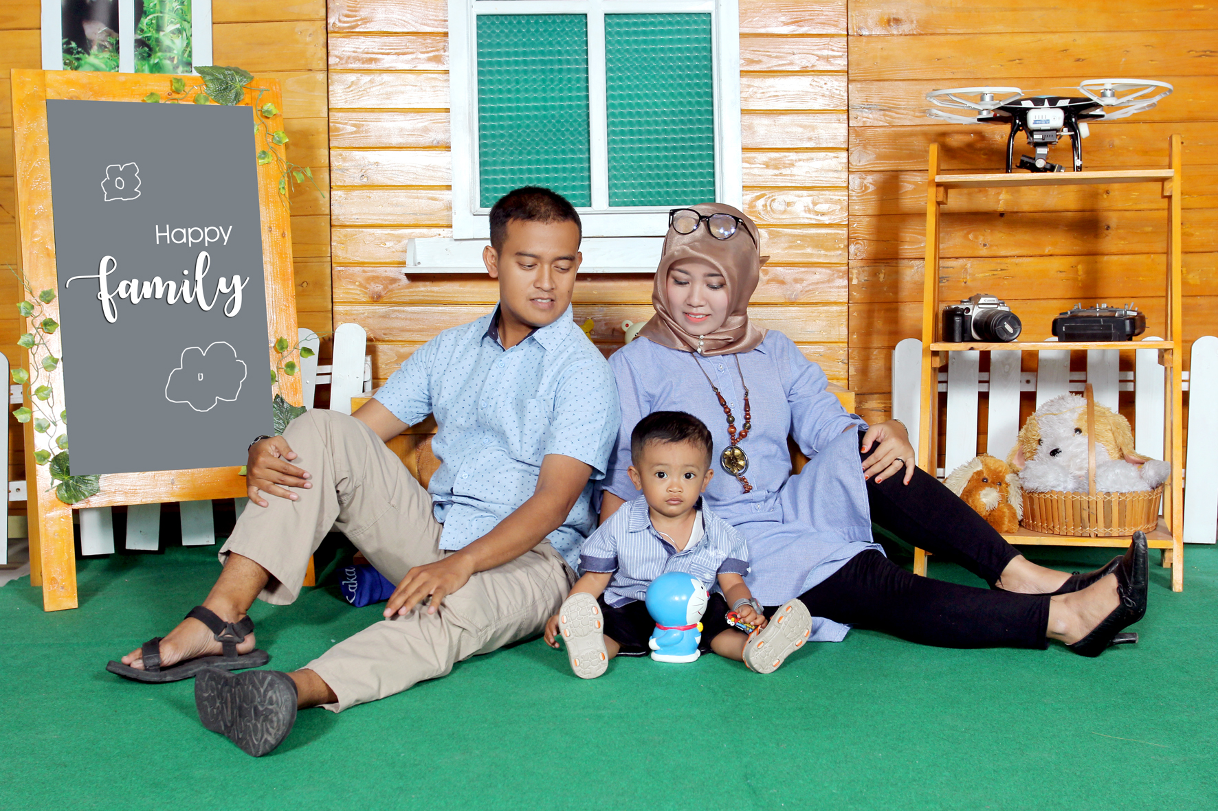 Detail Foto Studio Keluarga 1 Anak Nomer 18