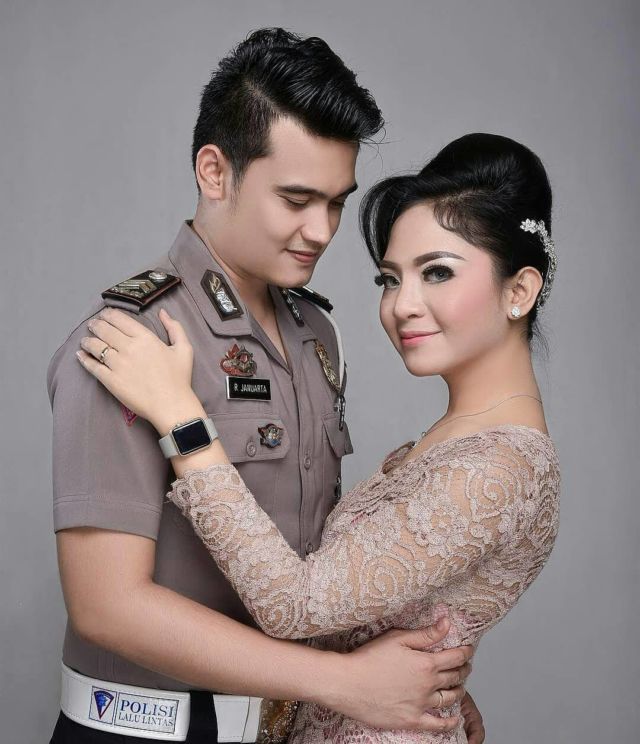 Detail Foto Studio Keluarga Polisi Nomer 51