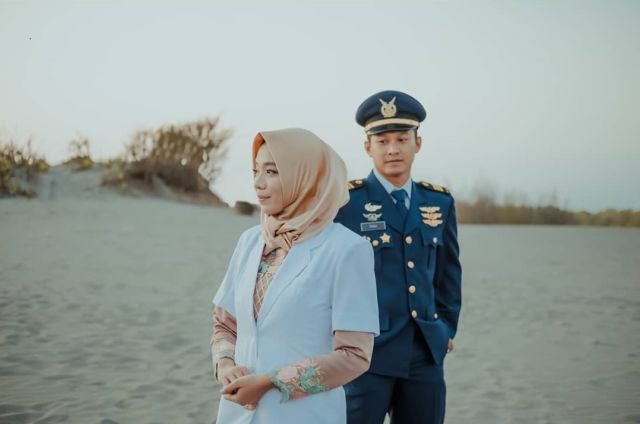 Detail Foto Studio Pasangan Tni Nomer 47