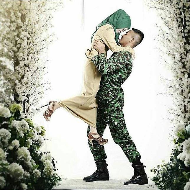 Detail Foto Studio Pasangan Tni Nomer 51