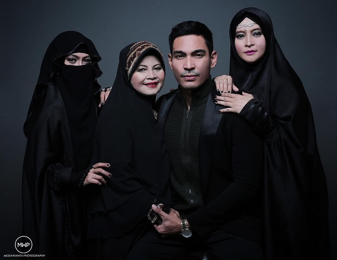 Detail Foto Studio Sahabat Tema Hitam Putih Nomer 42