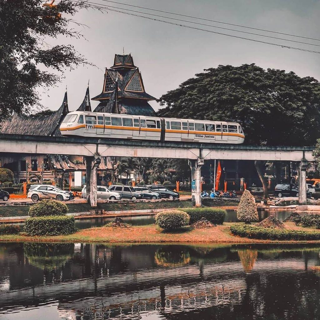 Detail Foto Taman Mini Indonesia Indah Nomer 19