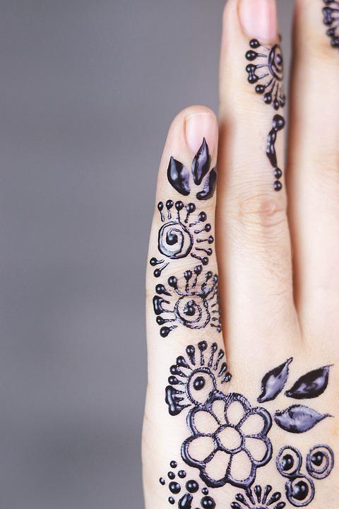 Detail Foto Tangan Henna Nomer 13