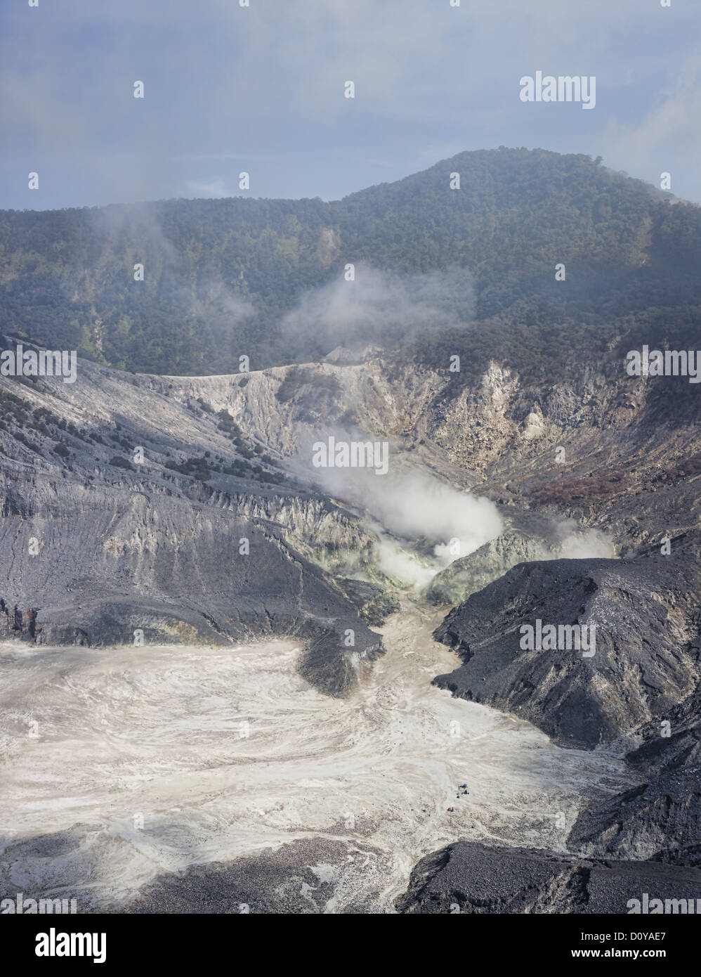 Detail Foto Tangkuban Perahu Nomer 39