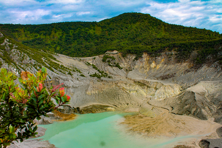 Detail Foto Tangkuban Perahu Nomer 10