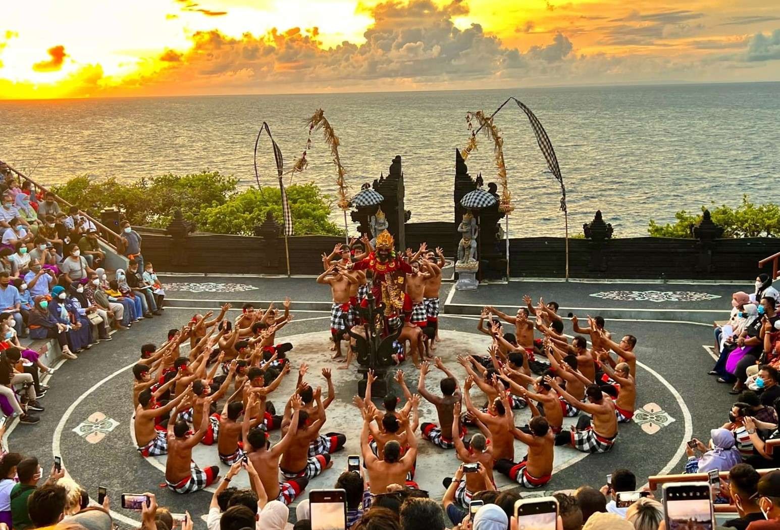 Detail Foto Tari Kecak Nomer 11