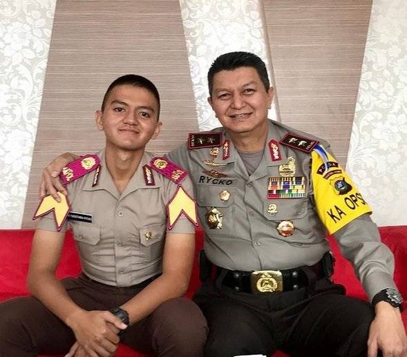 Detail Foto Taruna Akpol Ganteng Nomer 42