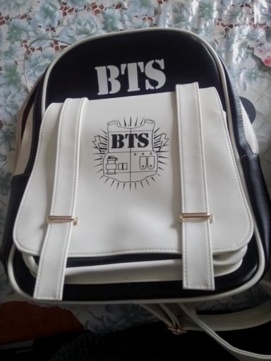 Detail Foto Tas Bts Nomer 25