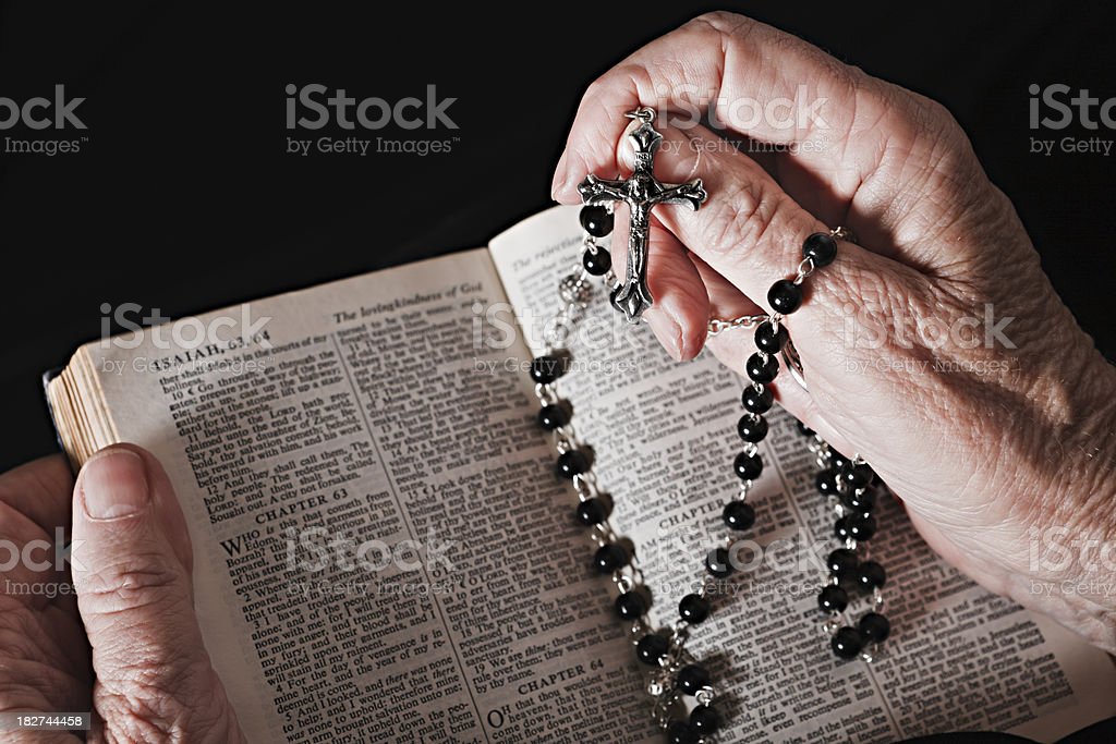 Detail Foto Tasbih Di Tangan Nomer 30