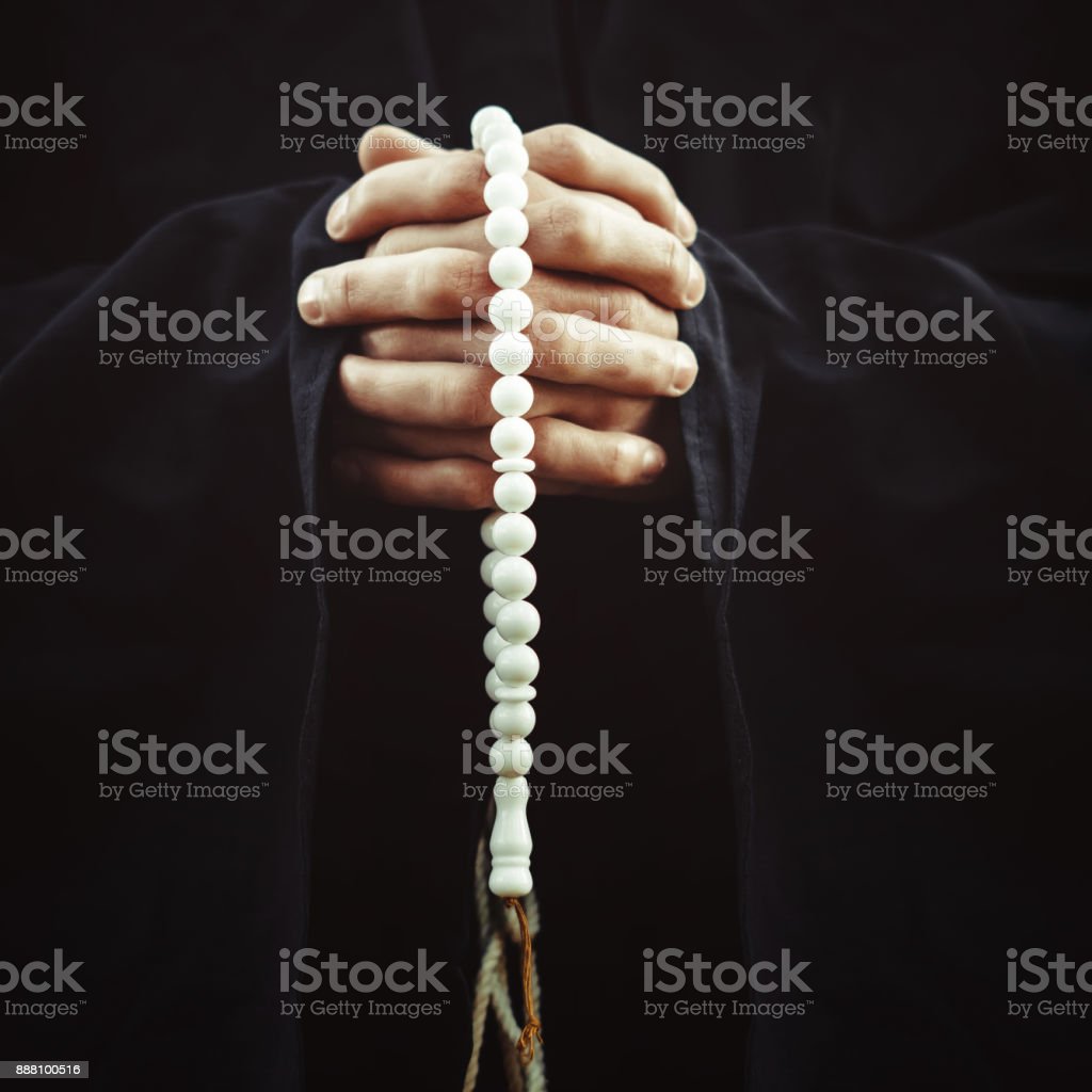 Detail Foto Tasbih Di Tangan Nomer 45