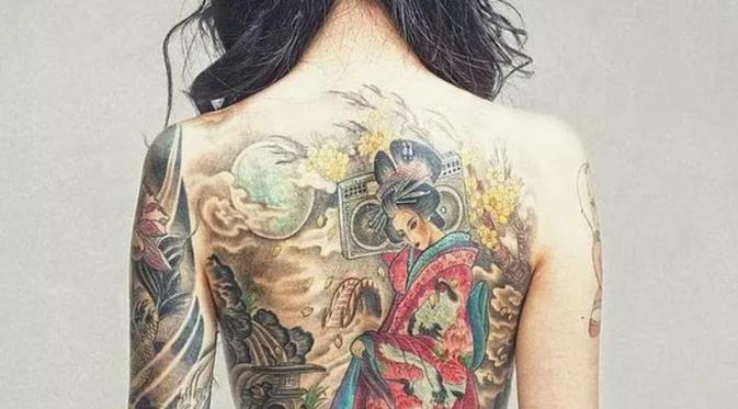 Detail Foto Tato Wanita Yakuza Nomer 16