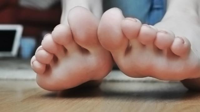 Detail Foto Telapak Kaki Wanita Nomer 21