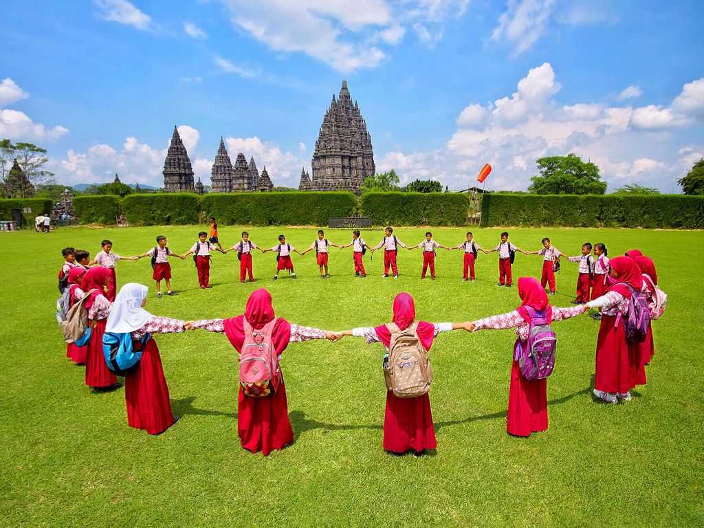 Foto Tema Pendidikan - KibrisPDR