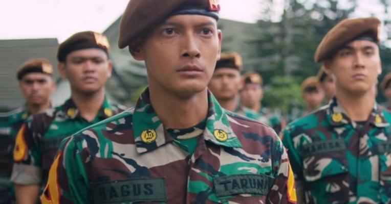 Detail Foto Tentara Romantis Nomer 23