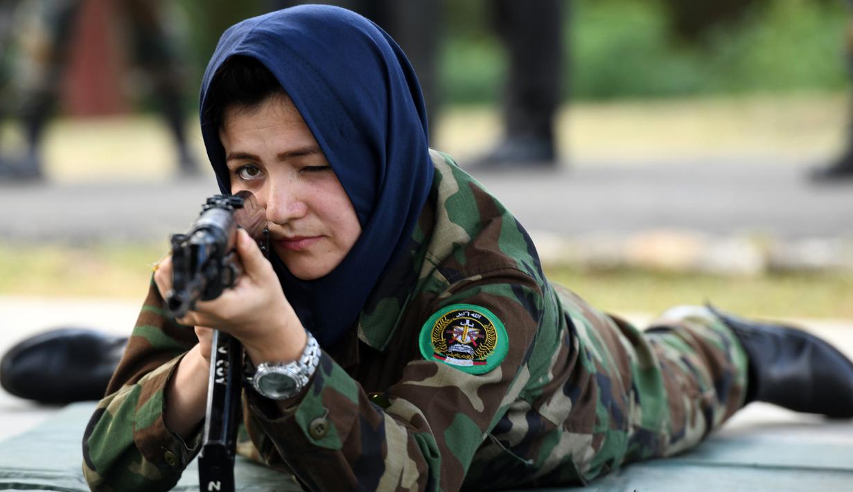 Detail Foto Tentara Wanita Nomer 6