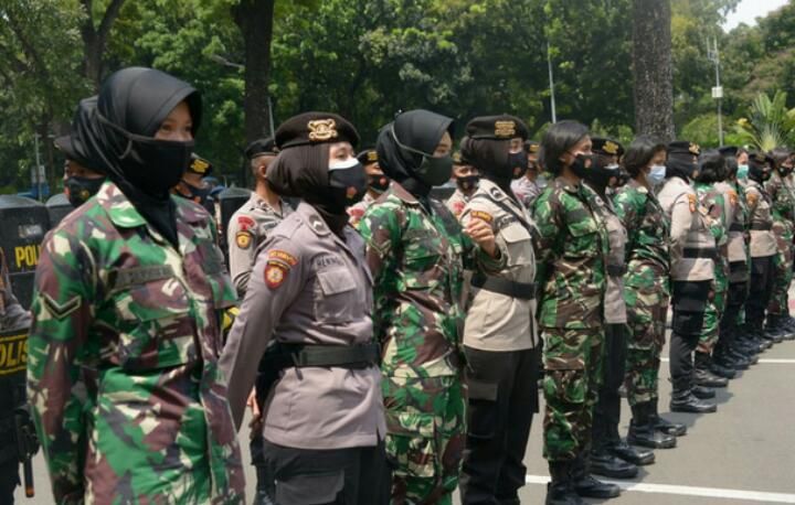 Detail Foto Tentara Wanita Nomer 50