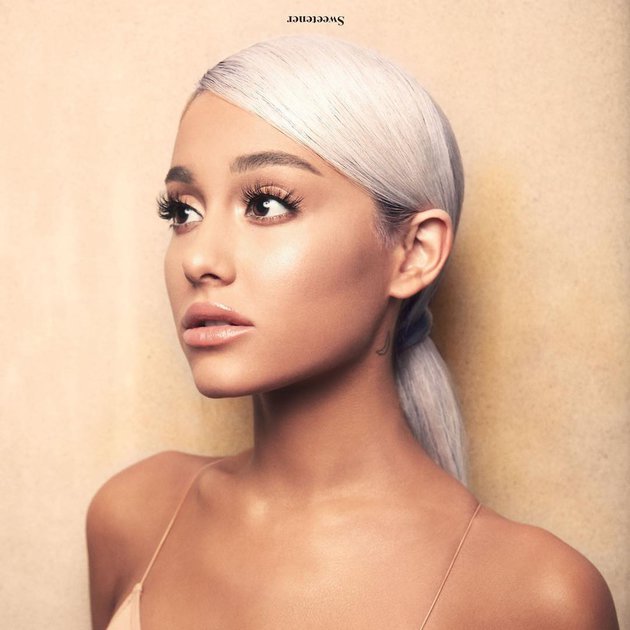 Detail Foto Terbaru Ariana Grande Nomer 2