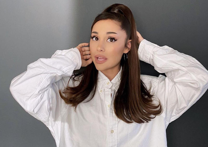 Detail Foto Terbaru Ariana Grande Nomer 26