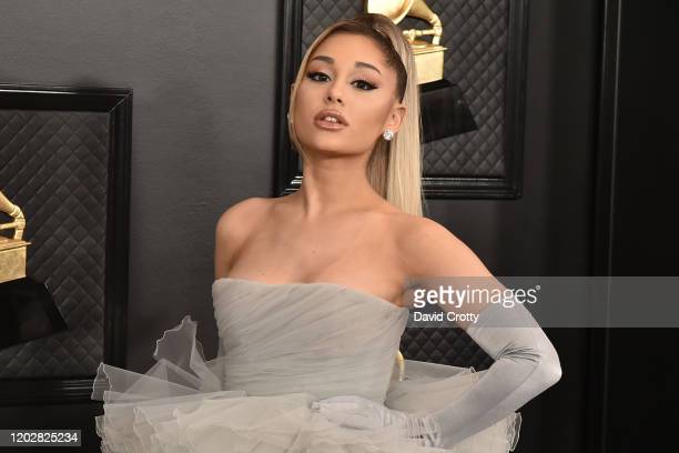 Detail Foto Terbaru Ariana Grande Nomer 35