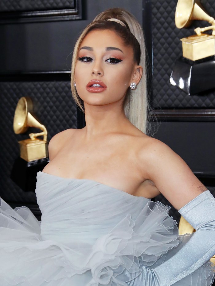 Detail Foto Terbaru Ariana Grande Nomer 36