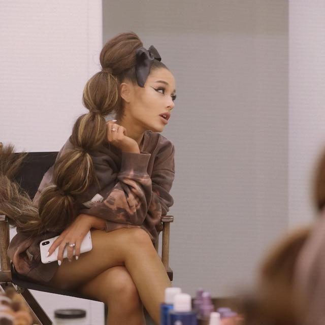 Detail Foto Terbaru Ariana Grande Nomer 42