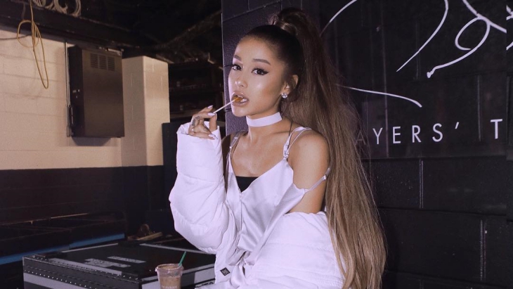 Detail Foto Terbaru Ariana Grande Nomer 6