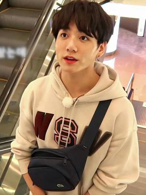 Detail Foto Terbaru Jungkook Nomer 37