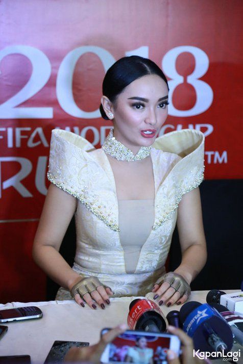 Detail Foto Terbaru Zaskia Gotik Nomer 19