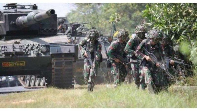 Detail Foto Tni Latihan Nomer 17