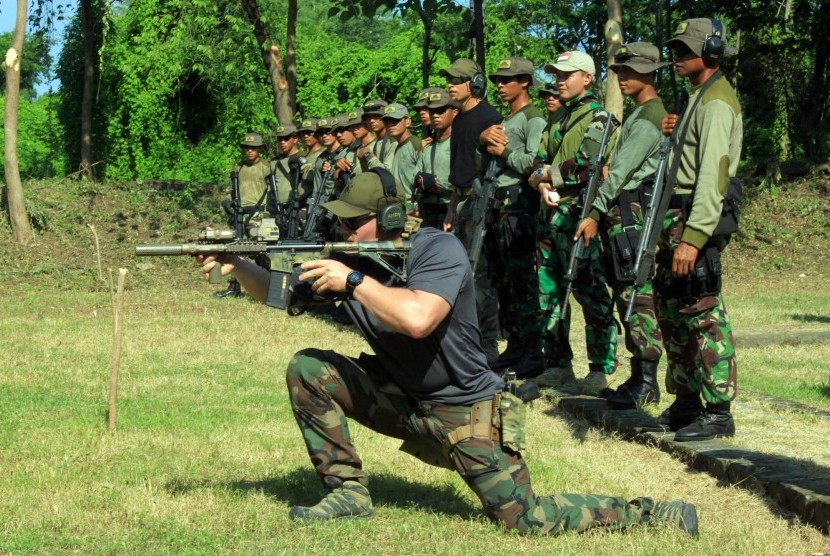 Detail Foto Tni Latihan Nomer 42