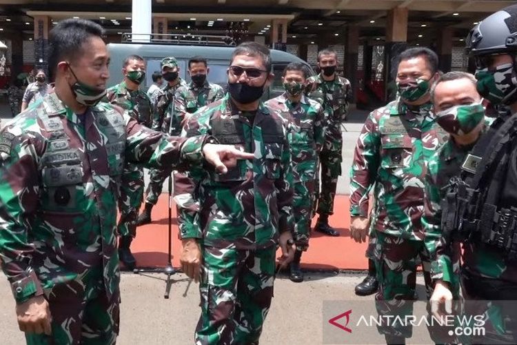 Detail Foto Tni Latihan Nomer 43