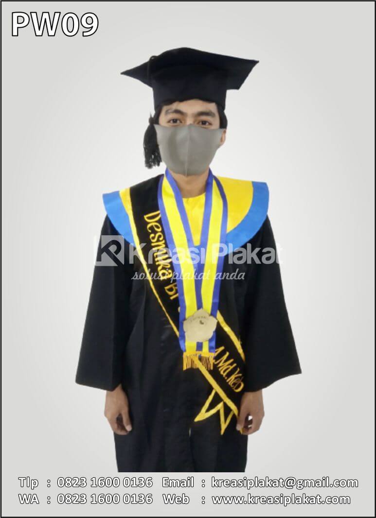 Detail Foto Toga Wisuda Nomer 28