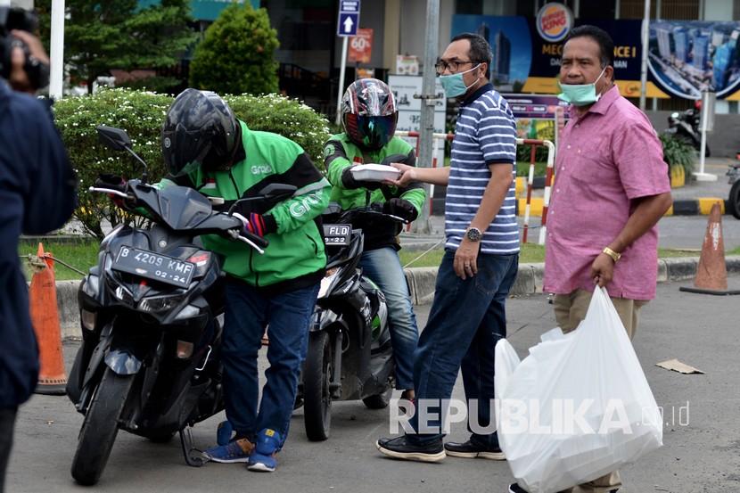 Detail Foto Tolong Menolong Nomer 39